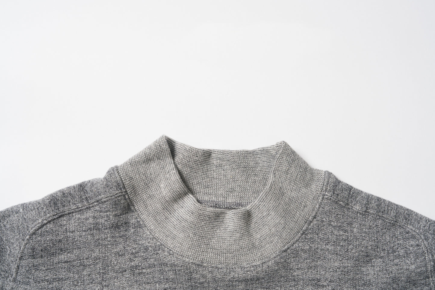 LAIE  MOCK NECK with POCKET